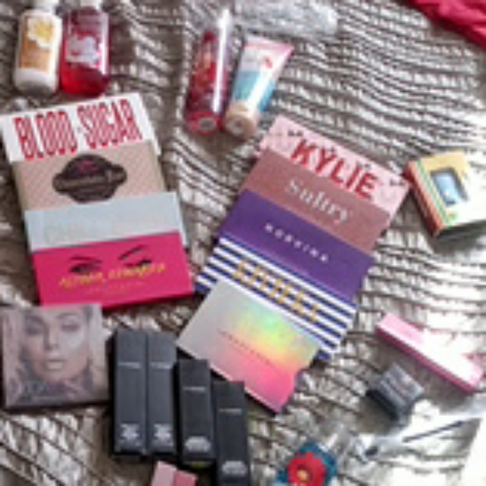 Body sprays body lotions,body wash make up n more